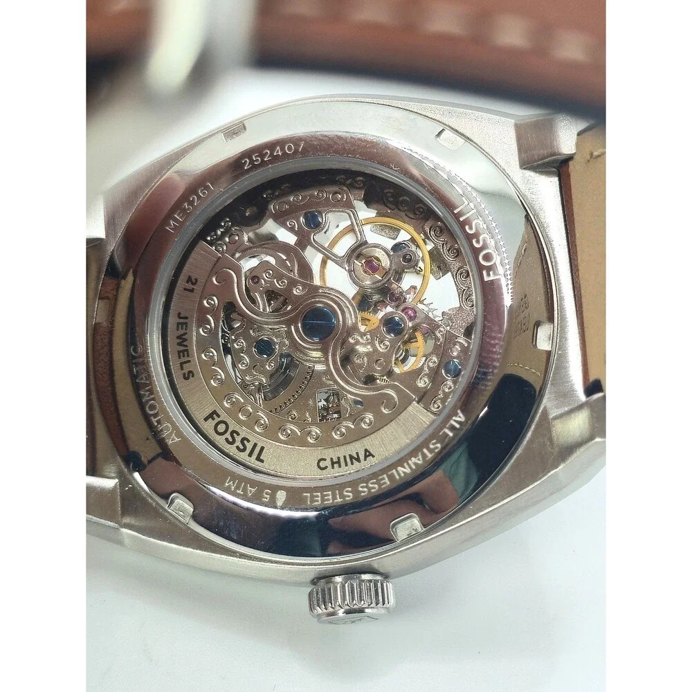 Fossil stylish wristwatch
